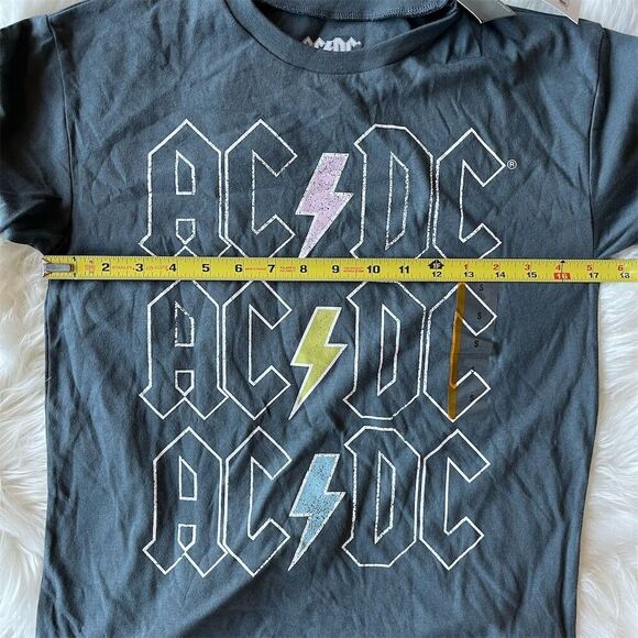 🆕 AC/DC Rock Band Graphic T-Shirt ray Women’s Size S Short Sleeve Tee - Picture 6 of 6
